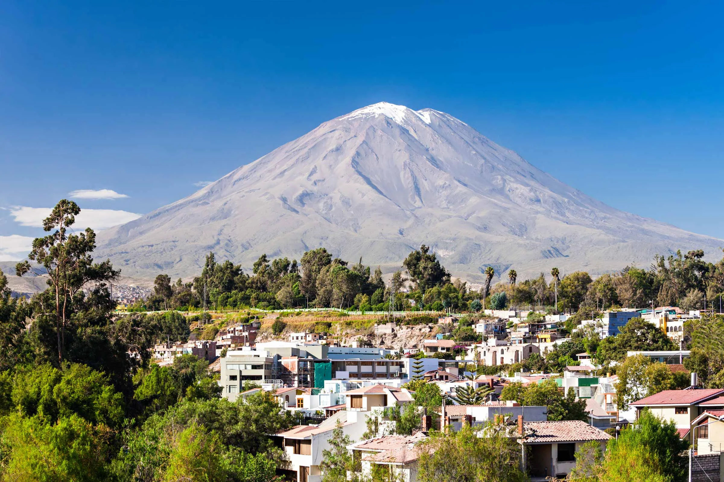 Volcán Misti y paisaje de Arequipa, imagen referencial del destino