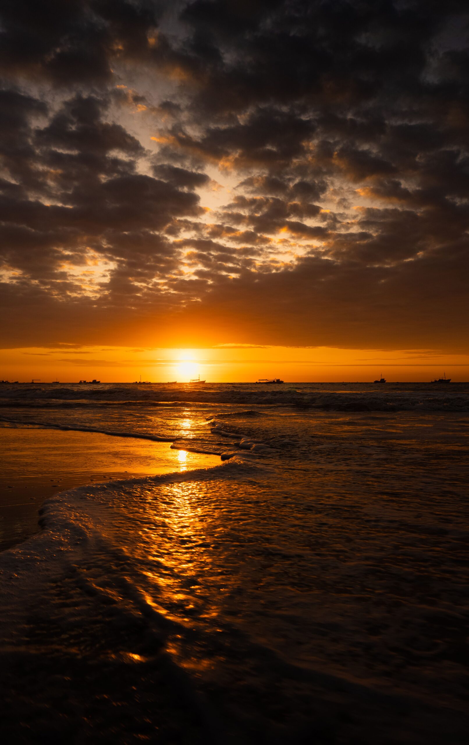 Atardecer en la costa de Tumbes, imagen referencial del destino